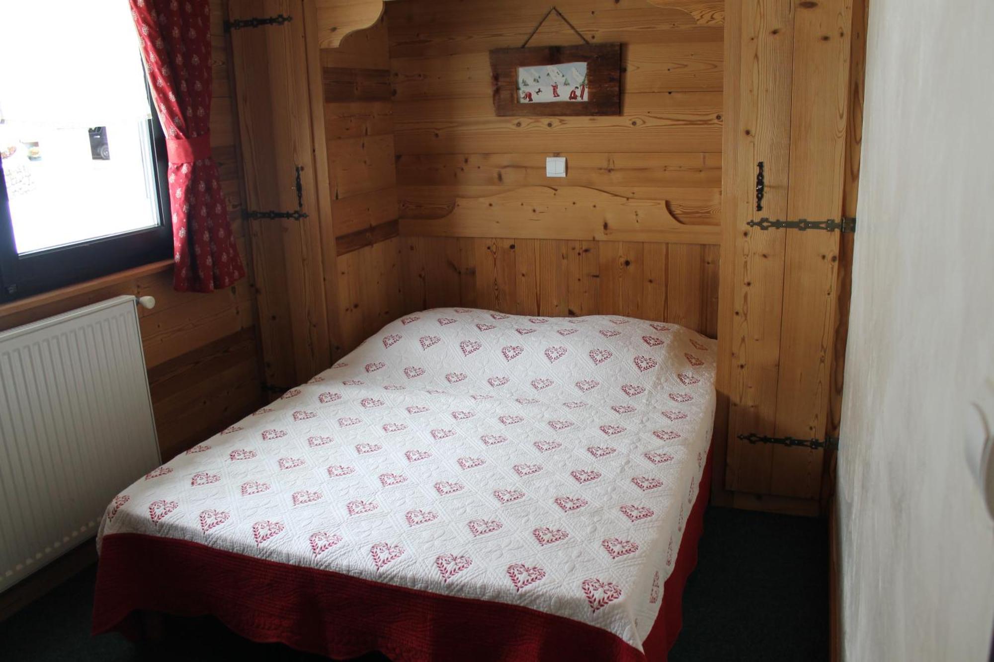 阿尔卑斯花卉小屋酒店 莱热 外观 照片