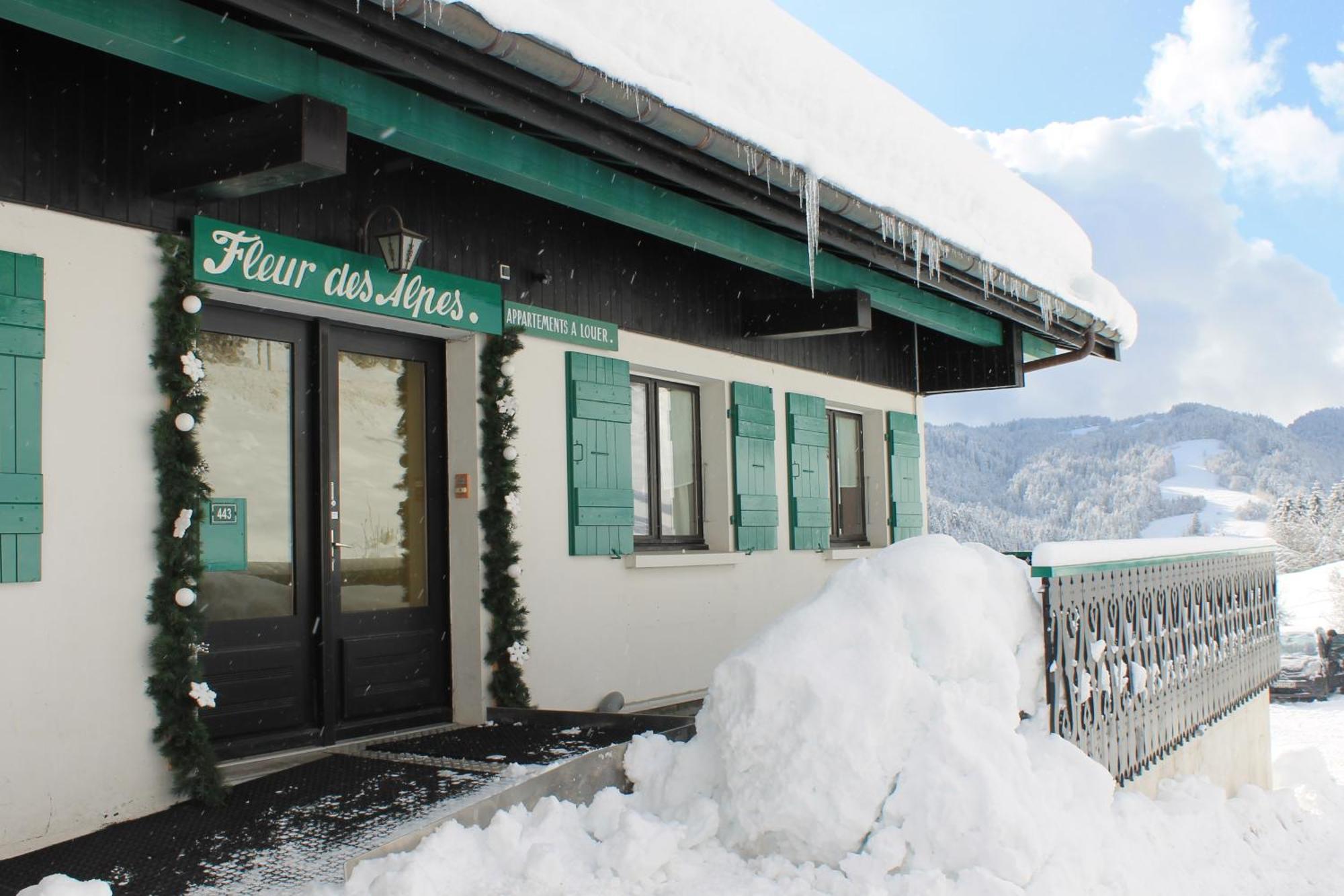 阿尔卑斯花卉小屋酒店 莱热 外观 照片