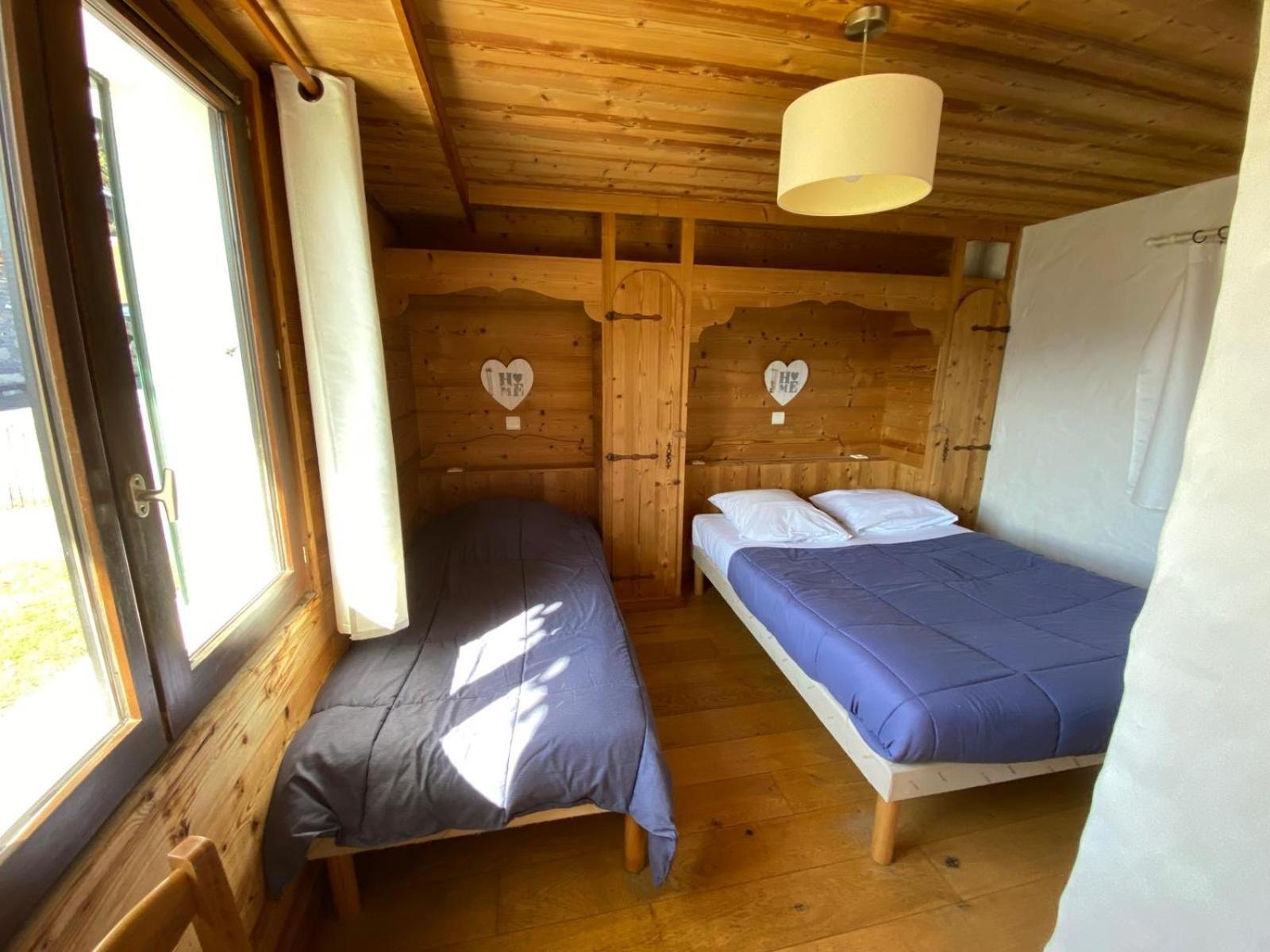 阿尔卑斯花卉小屋酒店 莱热 外观 照片