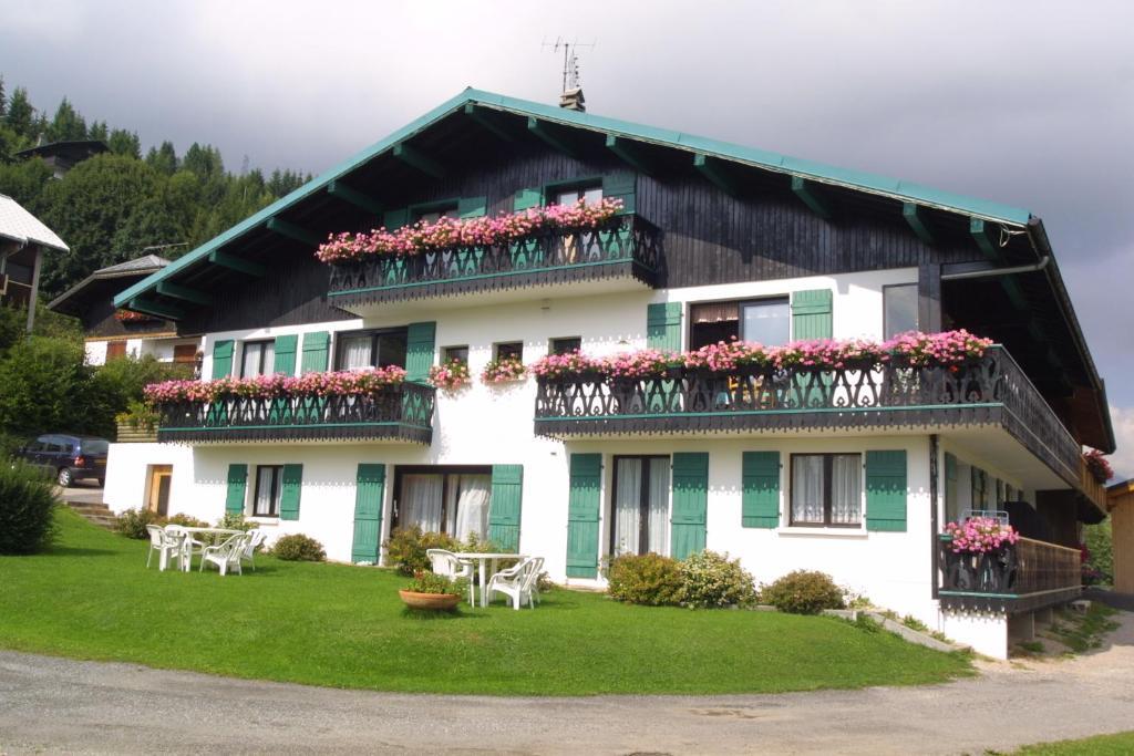 阿尔卑斯花卉小屋酒店 莱热 外观 照片